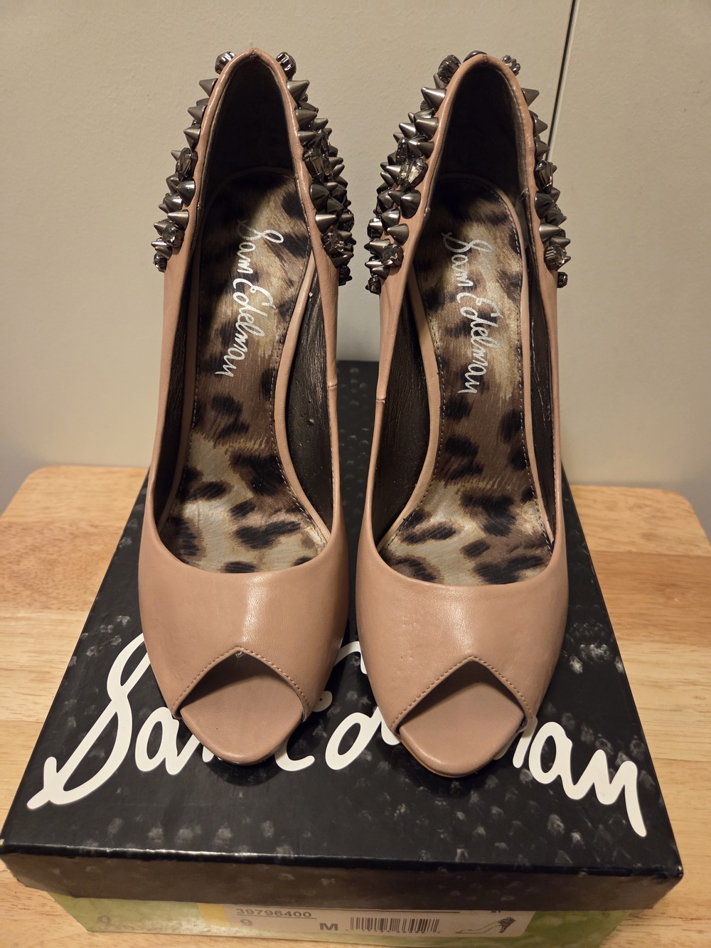 Sam Edelman Women's Nude Peep-Toe Pumps with Stud Detail Size 9